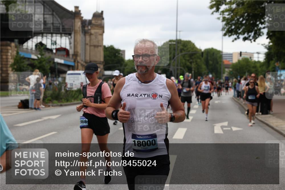 29.06.2025 - hella hamburg halbmarathon Yannick Fuchs http://msf.ph/oto/8455024 29.06.2025 10:56:13 20KM 1006, 1128, 1190, 1264, 1377, 1568, 1573, 1726, 3097, 3921, 4859, 5547, 6414, 6415, 6580, 6815, 7658, 8154, 9131, 9718, 9928, 10214, 10519, 10797, 11670, 11968, 12567, 13868, 14368, 14456, 14574, 15291, 15686, 15859, 15908, 16292, 16808, 17136, 17383, 17532, 17939, 17955, 18000, 18599, 18808, 18919, 19023 meine-sportfotos.de