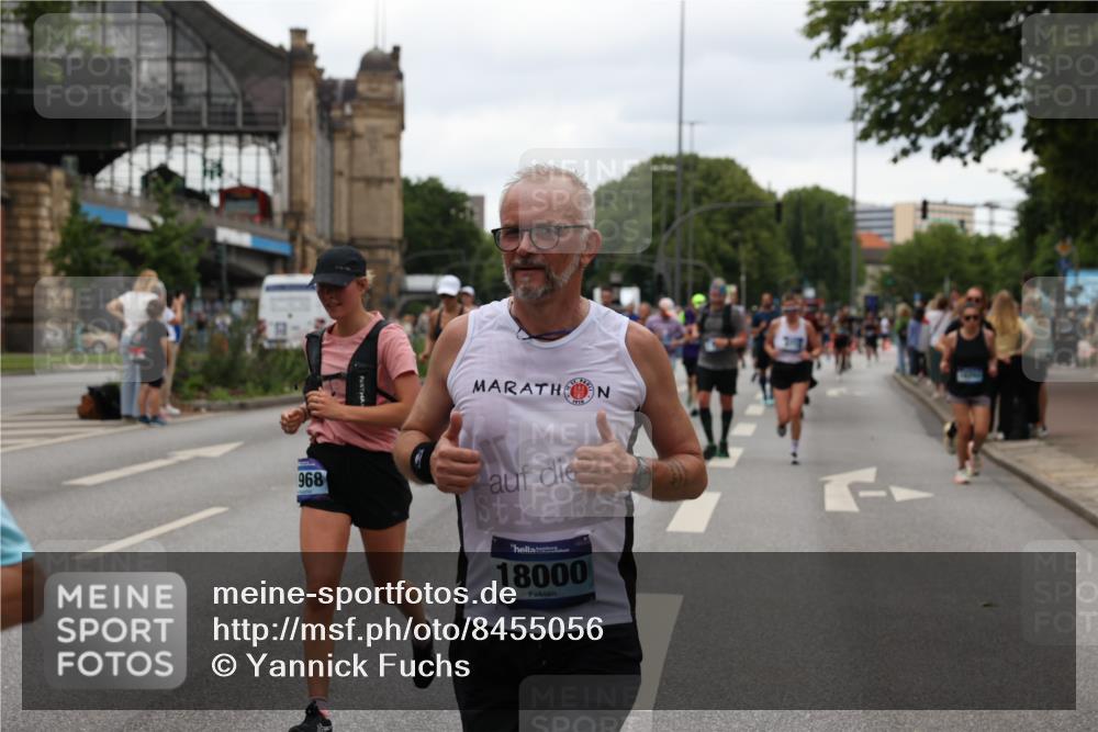 29.06.2025 - hella hamburg halbmarathon Yannick Fuchs http://msf.ph/oto/8455056 29.06.2025 10:56:14 20KM 1006, 1128, 1190, 1264, 1377, 1568, 1573, 1726, 3921, 4859, 5547, 6414, 6415, 6580, 6815, 7658, 8154, 9131, 9718, 9928, 10214, 10519, 10797, 11670, 11968, 12156, 12567, 13498, 13868, 14368, 14456, 14574, 15291, 15686, 15859, 16292, 16808, 17136, 17383, 17532, 17939, 17955, 18000, 18599, 18808, 18919, 19023 meine-sportfotos.de