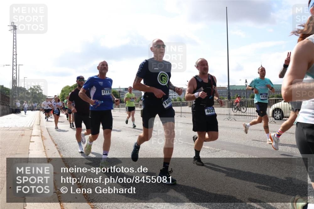 29.06.2025 - hella hamburg halbmarathon Lena Gebhardt http://msf.ph/oto/8455081 29.06.2025 09:54:21 Lombardsbrücke 17710, 18427, 402, 18380, 1098, 1119, 1171, 1342, 1399, 1413, 1424, 1476, 1549, 1892, 1902, 1942, 2020, 2098, 2188, 2442, 2470, 2561, 2670, 2823, 2842, 2889, 3477, 3562, 3785, 4017, 4029, 4183, 4185, 4235, 4237, 4270, 4816, 5020, 5528, 5706, 6198, 6266, 6630, 6819, 6831, 7087, 7167, 7274, 7297, 7709, 7734, 8142, 8269, 8374, 8576, 8698, 8743, 8928, 9043, 9105, 9463, 9482, 9619, 9815, 10057, 10237, 10529, 11848, 11936, 12084 meine-sportfotos.de