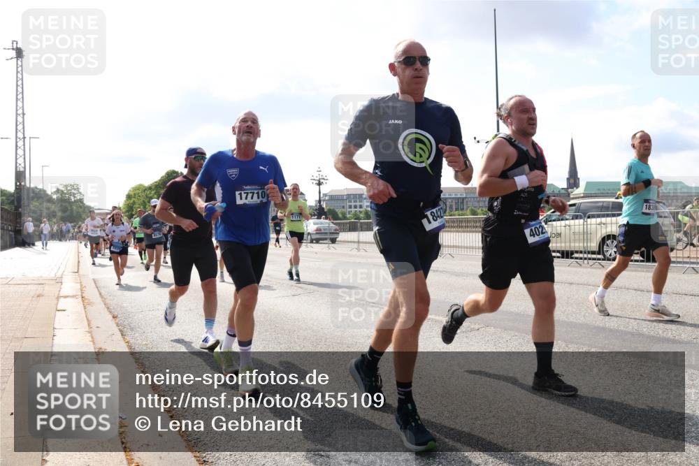 29.06.2025 - hella hamburg halbmarathon Lena Gebhardt http://msf.ph/oto/8455109 29.06.2025 09:54:21 Lombardsbrücke 8976, 17710, 1171, 1842, 402, 1838, 1098, 1119, 1171, 1342, 1399, 1413, 1424, 1476, 1549, 1892, 1902, 1942, 2020, 2098, 2188, 2442, 2470, 2561, 2670, 2823, 2842, 2889, 3477, 3562, 3785, 4017, 4029, 4183, 4185, 4235, 4237, 4270, 4816, 5020, 5528, 5706, 6198, 6266, 6630, 6819, 6831, 7087, 7167, 7274, 7297, 7709, 7734, 8142, 8269, 8374, 8576, 8698, 8743, 8928, 9043, 9105, 9463, 9482, 9619, 9815, 10057, 10237, 10529, 11848, 11936, 12084 meine-sportfotos.de