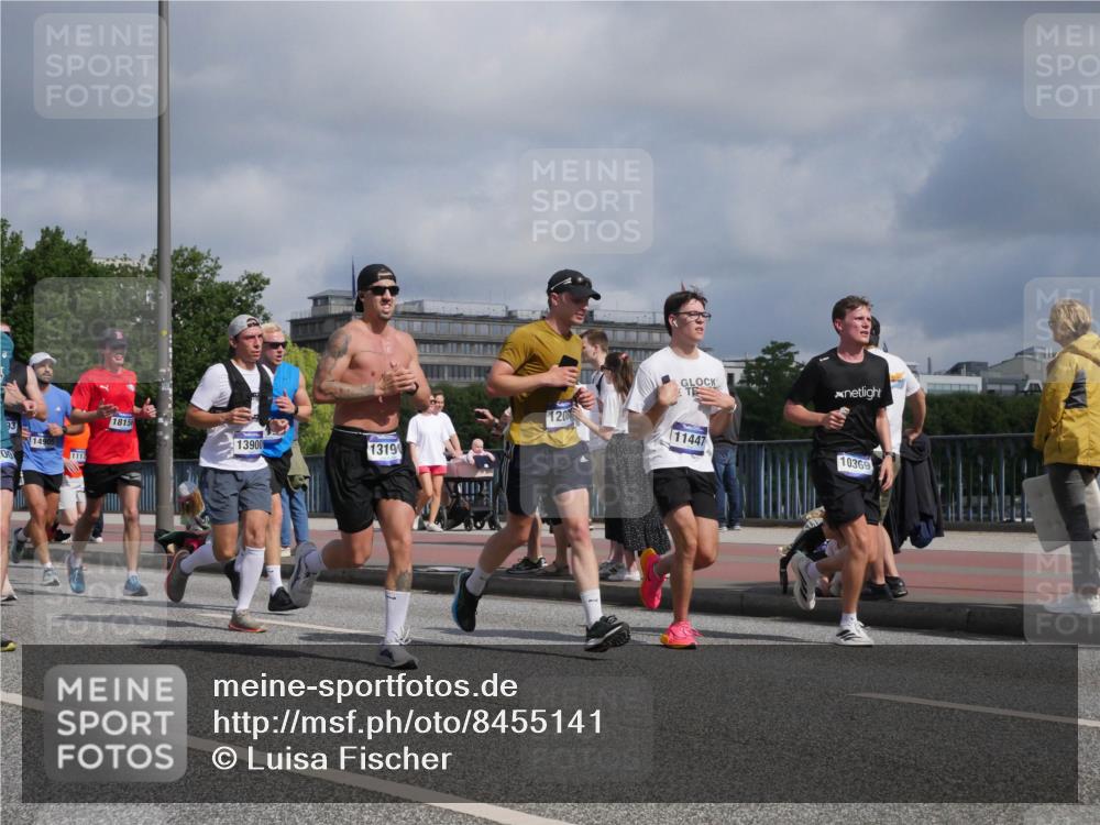 29.06.2025 - hella hamburg halbmarathon Luisa Fischer http://msf.ph/oto/8455141 29.06.2025 09:51:42 Kennedybrücke 00, 149, 1117, 1208, 18156, 11447, 13900, 13190, 10369, 2044, 2707, 2797, 2849, 3014, 5050, 5124, 6771, 7109, 9686, 10369 meine-sportfotos.de