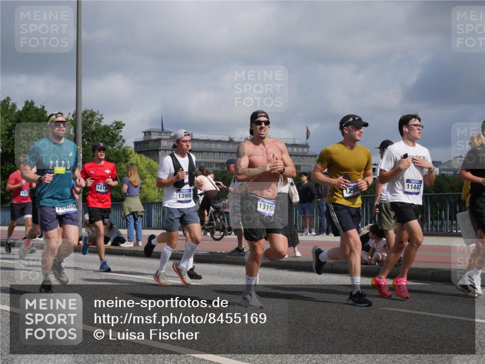 29.06.2025 - hella hamburg halbmarathon Luisa Fischer http://msf.ph/oto/8455169 29.06.2025 09:51:42 Kennedybrücke 1431, 2025, 0400, 1815, 13900, 1319, 11447, 2044, 2707, 2797, 2849, 3014, 5050, 5124, 6771, 7109, 9686, 10369 meine-sportfotos.de