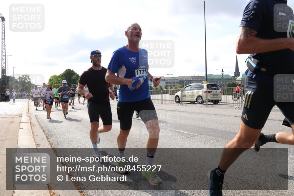 29.06.2025 - hella hamburg halbmarathon Lena Gebhardt http://msf.ph/oto/8455227 29.06.2025 09:54:21 Lombardsbrücke 020, 8576, 17710, 1098, 1119, 1171, 1342, 1399, 1413, 1424, 1476, 1549, 1892, 1902, 1942, 2020, 2098, 2188, 2442, 2470, 2561, 2670, 2823, 2842, 2889, 3477, 3562, 3785, 4017, 4029, 4183, 4185, 4235, 4237, 4270, 4816, 5020, 5528, 5706, 6198, 6266, 6630, 6819, 6831, 7087, 7167, 7274, 7297, 7709, 7734, 8142, 8269, 8374, 8576, 8698, 8743, 8928, 9043, 9105, 9463, 9482, 9619, 9815, 10057, 10237, 10529, 11848, 11936, 12084 meine-sportfotos.de