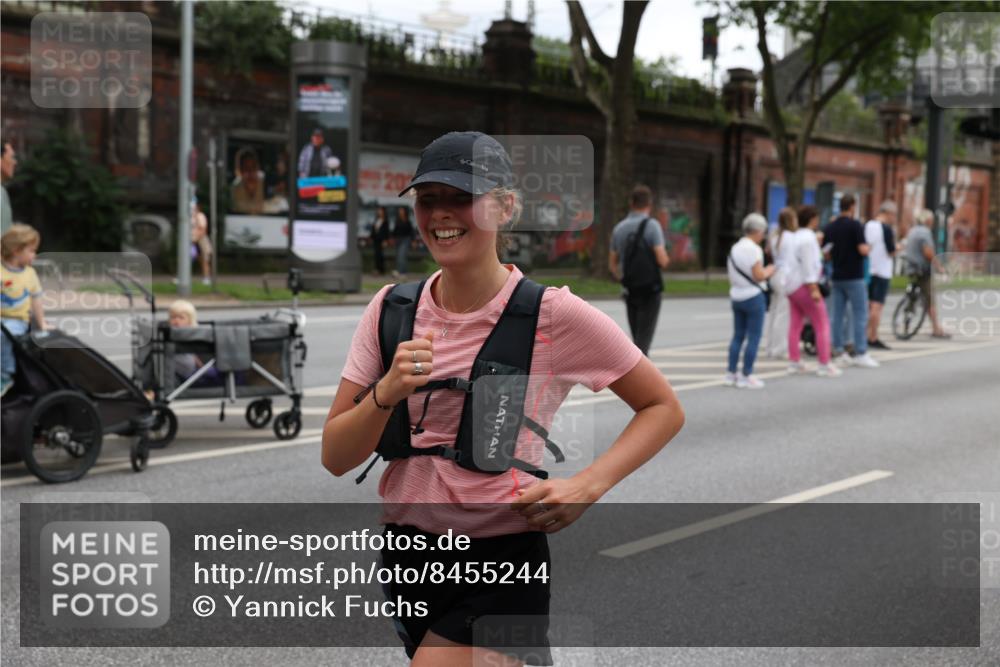 29.06.2025 - hella hamburg halbmarathon Yannick Fuchs http://msf.ph/oto/8455244 29.06.2025 10:56:15 20KM 1006, 1128, 1264, 1377, 1568, 1573, 1726, 3921, 4859, 5547, 6414, 6415, 6580, 6815, 7658, 8154, 9131, 9718, 9928, 10214, 10519, 10797, 11670, 11968, 12156, 12567, 13498, 13868, 14368, 14456, 14574, 15291, 15686, 15859, 16292, 16808, 17136, 17383, 17532, 17939, 17955, 18000, 18599, 18919, 19023 meine-sportfotos.de