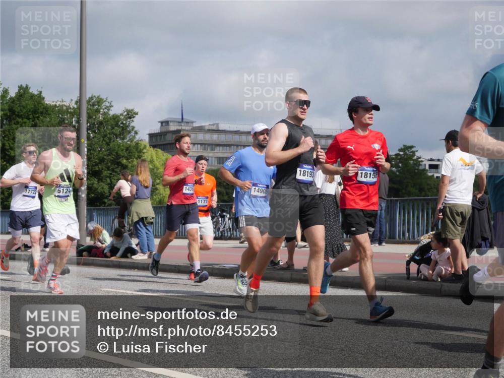 29.06.2025 - hella hamburg halbmarathon Luisa Fischer http://msf.ph/oto/8455253 29.06.2025 09:51:43 Kennedybrücke 17722, 5124, 1431, 1177, 14905, 18156, 18193, 2044, 2707, 2849, 3014, 5050, 5124, 6771, 7109, 9686, 10369 meine-sportfotos.de