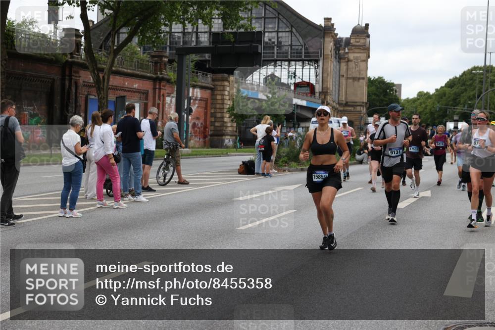 29.06.2025 - hella hamburg halbmarathon Yannick Fuchs http://msf.ph/oto/8455358 29.06.2025 10:56:16 20KM 1006, 1128, 1264, 1377, 1568, 1573, 1726, 3921, 4859, 5547, 6414, 6415, 6580, 6815, 7658, 8154, 8624, 9131, 9718, 9928, 10214, 10519, 10797, 11670, 11968, 12156, 12567, 13498, 13868, 14368, 14456, 14574, 15291, 15686, 15859, 16292, 16808, 17136, 17383, 17532, 17939, 17955, 18000, 18599, 18919, 19023 meine-sportfotos.de