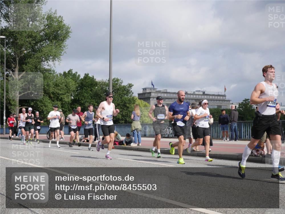 29.06.2025 - hella hamburg halbmarathon Luisa Fischer http://msf.ph/oto/8455503 29.06.2025 09:51:55 Kennedybrücke 9358, 15561, 1603, 2980, 17091, 1603, 2745, 2750, 2980, 3116, 4148, 4766, 5648, 6149, 7035, 7229, 8358, 8465, 9914 meine-sportfotos.de