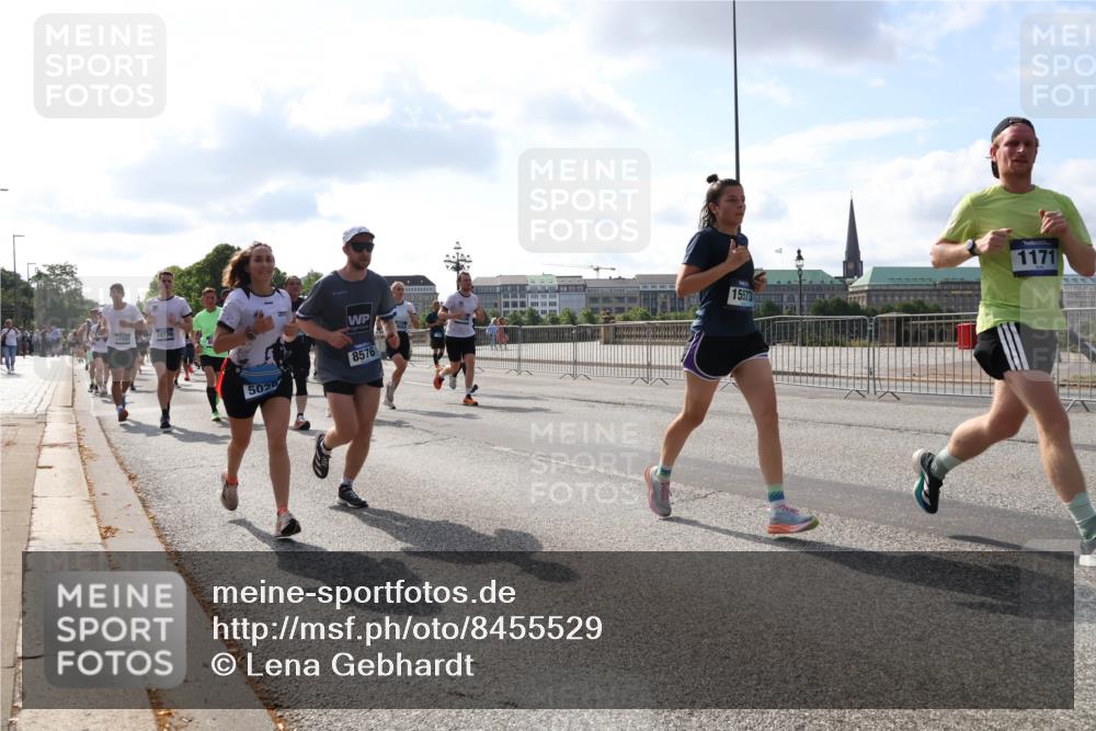 29.06.2025 - hella hamburg halbmarathon Lena Gebhardt http://msf.ph/oto/8455529 29.06.2025 09:54:23 Lombardsbrücke 17247, 12776, 8576, 15573, 5020, 1171, 1098, 1119, 1171, 1342, 1399, 1413, 1424, 1476, 1549, 1817, 1892, 1902, 1942, 2020, 2098, 2188, 2442, 2470, 2561, 2670, 2842, 2889, 3477, 3562, 3785, 4017, 4029, 4183, 4185, 4235, 4237, 4270, 4816, 5020, 5528, 5706, 6198, 6266, 6630, 6819, 6831, 7087, 7167, 7274, 7297, 7709, 7734, 8142, 8374, 8576, 8698, 8743, 8916, 8928, 9043, 9105, 9463, 9482, 9619, 9815, 9924, 10057, 10237, 10529, 11848, 11936, 12084 meine-sportfotos.de