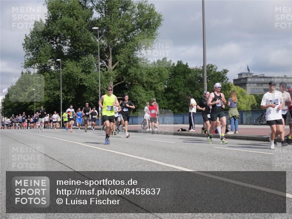 29.06.2025 - hella hamburg halbmarathon Luisa Fischer http://msf.ph/oto/8455637 29.06.2025 09:51:57 Kennedybrücke 1435, 3116, 17192, 17192, 2750, 13664, 1603, 2745, 2750, 2980, 3116, 4148, 4766, 5648, 6149, 7035, 7229, 8358, 8465, 9914 meine-sportfotos.de