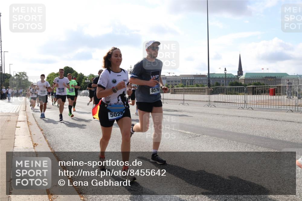 29.06.2025 - hella hamburg halbmarathon Lena Gebhardt http://msf.ph/oto/8455642 29.06.2025 09:54:24 Lombardsbrücke 17247, 12776, 8698, 5020, 8576, 1098, 1119, 1171, 1342, 1399, 1413, 1424, 1476, 1549, 1817, 1892, 1902, 1942, 2020, 2098, 2188, 2442, 2470, 2561, 2670, 2842, 2889, 3477, 3562, 3785, 4017, 4029, 4183, 4185, 4235, 4237, 4270, 4816, 5020, 5528, 5706, 5884, 6198, 6266, 6630, 6819, 6831, 7087, 7274, 7297, 7709, 7734, 8142, 8374, 8576, 8698, 8743, 8916, 8928, 9105, 9463, 9482, 9619, 9815, 9924, 10057, 10237, 10529, 11848, 12084 meine-sportfotos.de