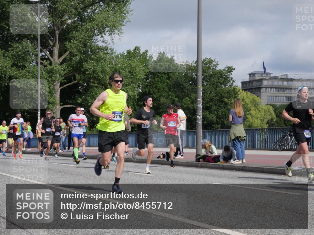 29.06.2025 - hella hamburg halbmarathon Luisa Fischer http://msf.ph/oto/8455712 29.06.2025 09:51:59 Kennedybrücke 8547, 7229, 9914, 6149, 3116, 17192, 2750, 7035, 2750, 3116, 3136, 4148, 4766, 5648, 6149, 7035, 7229, 8358, 8465, 9914 meine-sportfotos.de