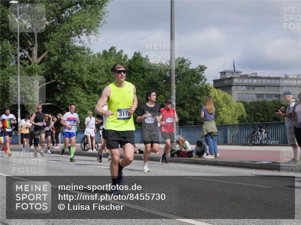 29.06.2025 - hella hamburg halbmarathon Luisa Fischer http://msf.ph/oto/8455730 29.06.2025 09:51:59 Kennedybrücke 6149, 311, 17192, 2750, 2750, 3116, 3136, 4148, 4766, 5648, 6149, 7035, 7229, 8358, 8465, 9914 meine-sportfotos.de