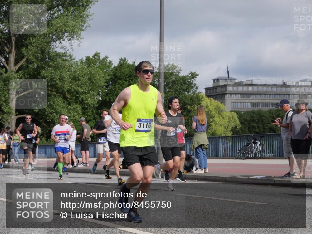 29.06.2025 - hella hamburg halbmarathon Luisa Fischer http://msf.ph/oto/8455750 29.06.2025 09:52:00 Kennedybrücke 722, 6149, 4148, 609, 3116, 17192, 2750, 3116, 3136, 4148, 4766, 5648, 6149, 7035, 7229, 8358, 8465, 9914 meine-sportfotos.de