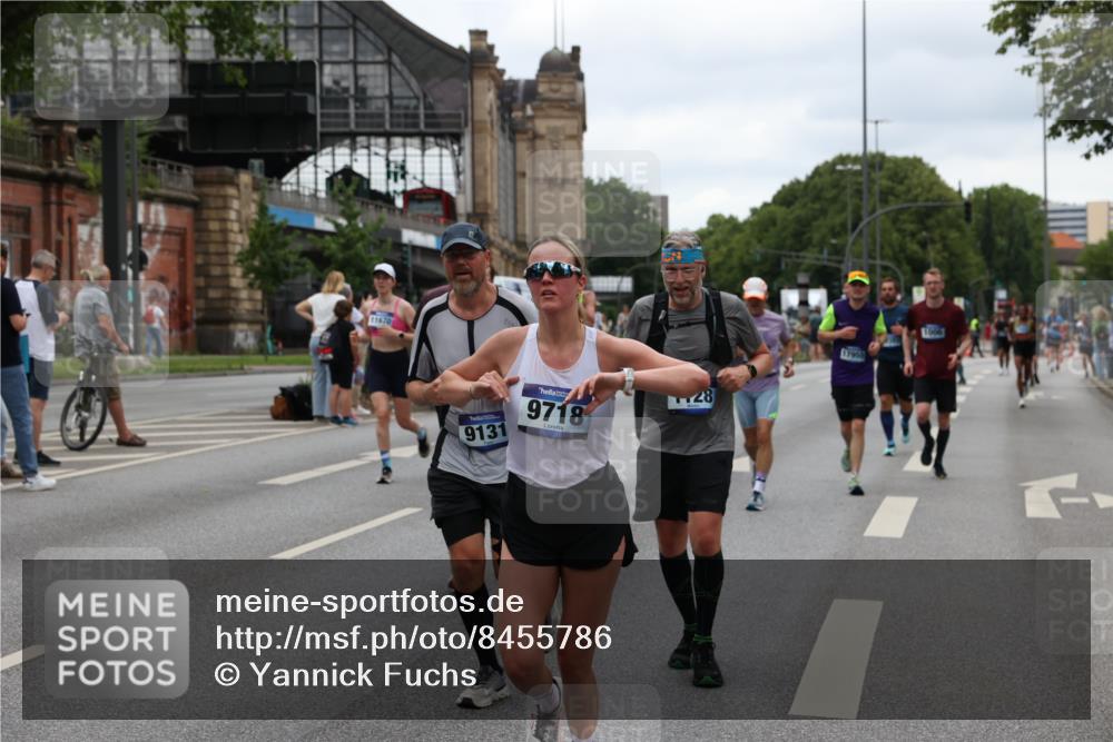 29.06.2025 - hella hamburg halbmarathon Yannick Fuchs http://msf.ph/oto/8455786 29.06.2025 10:56:18 20KM 1006, 1128, 1264, 1377, 1432, 1568, 1573, 1726, 3921, 4859, 6414, 6415, 6580, 6815, 7658, 8045, 8154, 8624, 9131, 9718, 9928, 10214, 10519, 10797, 11670, 11968, 12156, 12567, 13498, 13868, 14368, 14456, 14574, 15686, 15859, 16292, 16654, 16808, 17136, 17383, 17532, 17939, 17955, 18000, 18599, 18919, 19023 meine-sportfotos.de