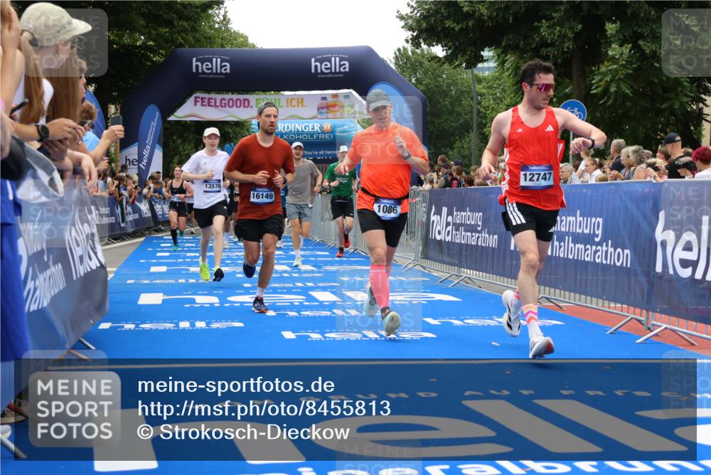 29.06.2025 - hella hamburg halbmarathon Strokosch-Dieckow http://msf.ph/oto/8455813 29.06.2025 10:48:03 Ziel 1086, 1604, 1613, 1914, 4324, 4528, 4601, 4711, 5022, 6377, 9544, 9626, 9638, 12706, 12724, 12747, 12808, 13570, 14192, 15973, 16094, 16149, 16269, 16766, 18206, 18922, 19198 meine-sportfotos.de