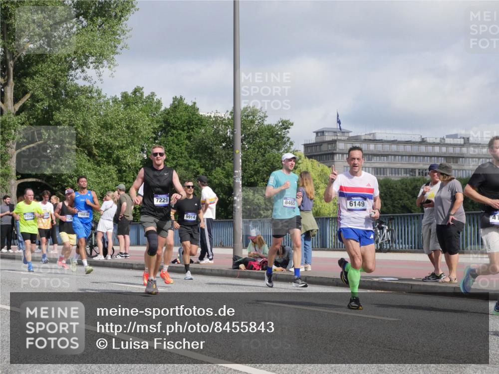 29.06.2025 - hella hamburg halbmarathon Luisa Fischer http://msf.ph/oto/8455843 29.06.2025 09:52:02 Kennedybrücke 18547, 136, 16816, 7229, 9914, 8465, 6149, 2750, 3116, 3136, 4148, 5648, 6149, 7229, 8465, 9914 meine-sportfotos.de