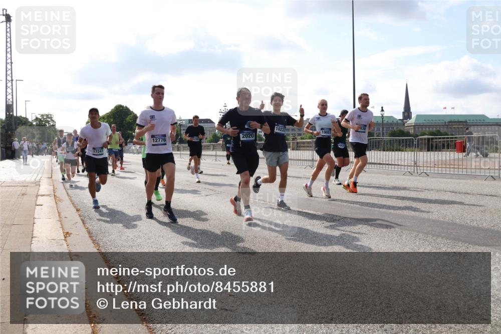 29.06.2025 - hella hamburg halbmarathon Lena Gebhardt http://msf.ph/oto/8455881 29.06.2025 09:54:25 Lombardsbrücke 2889, 2020, 12776, 17247, 10237, 038, 19051, 1098, 1119, 1171, 1342, 1399, 1413, 1424, 1476, 1549, 1817, 1892, 1902, 1942, 2020, 2098, 2188, 2442, 2470, 2561, 2670, 2842, 2889, 3477, 3562, 3785, 4017, 4029, 4183, 4185, 4235, 4237, 4270, 4816, 5020, 5528, 5706, 5884, 6198, 6266, 6630, 6819, 6831, 7087, 7274, 7297, 7709, 8142, 8374, 8482, 8576, 8698, 8743, 8916, 8928, 9105, 9463, 9482, 9619, 9815, 9924, 10057, 10237, 10529, 11848, 12084 meine-sportfotos.de