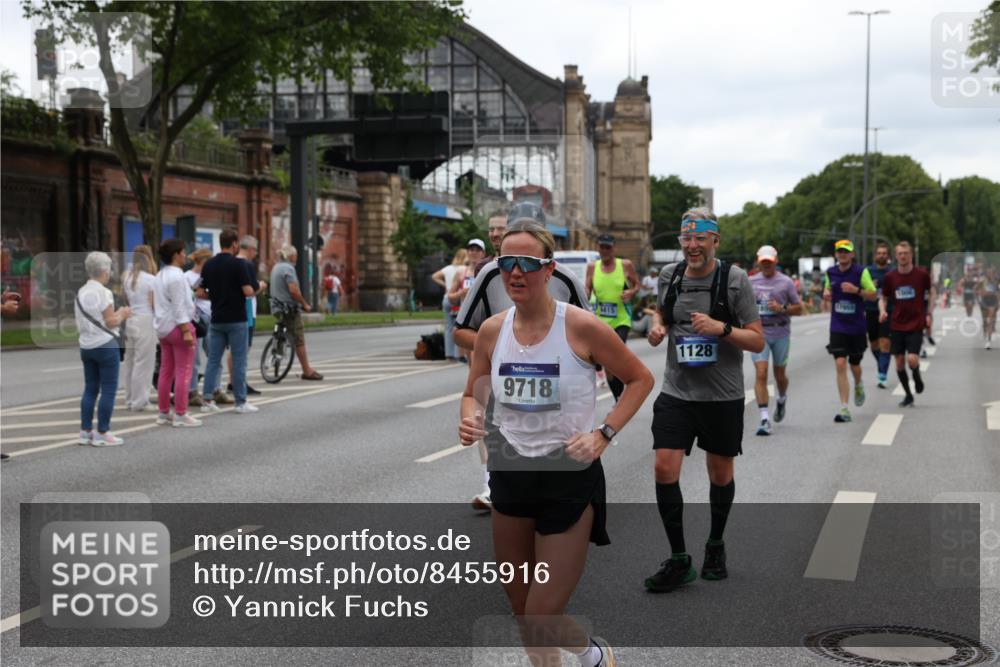 29.06.2025 - hella hamburg halbmarathon Yannick Fuchs http://msf.ph/oto/8455916 29.06.2025 10:56:18 20KM 1006, 1128, 1264, 1377, 1432, 1568, 1573, 1726, 3921, 4859, 6414, 6415, 6580, 6815, 7658, 8045, 8154, 8624, 9131, 9718, 9928, 10214, 10519, 10797, 11670, 11968, 12156, 12567, 13498, 13868, 14368, 14456, 14574, 15686, 15859, 16292, 16654, 16808, 17136, 17383, 17532, 17939, 17955, 18000, 18599, 18919, 19023 meine-sportfotos.de