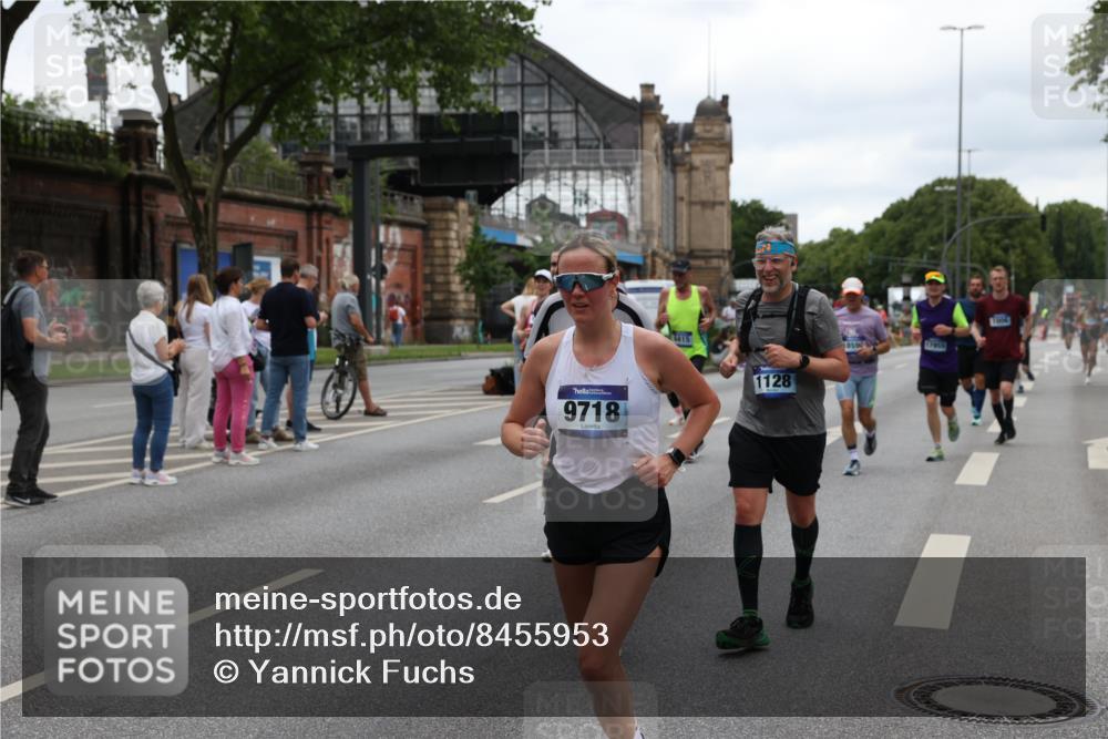 29.06.2025 - hella hamburg halbmarathon Yannick Fuchs http://msf.ph/oto/8455953 29.06.2025 10:56:18 20KM 1006, 1128, 1264, 1377, 1432, 1568, 1573, 1726, 3921, 4859, 6414, 6415, 6580, 6815, 7658, 8045, 8154, 8624, 9131, 9718, 9928, 10214, 10519, 10797, 11670, 11968, 12156, 12567, 13498, 13868, 14368, 14456, 14574, 15686, 15859, 16292, 16654, 16808, 17136, 17383, 17532, 17939, 17955, 18000, 18599, 18919, 19023 meine-sportfotos.de