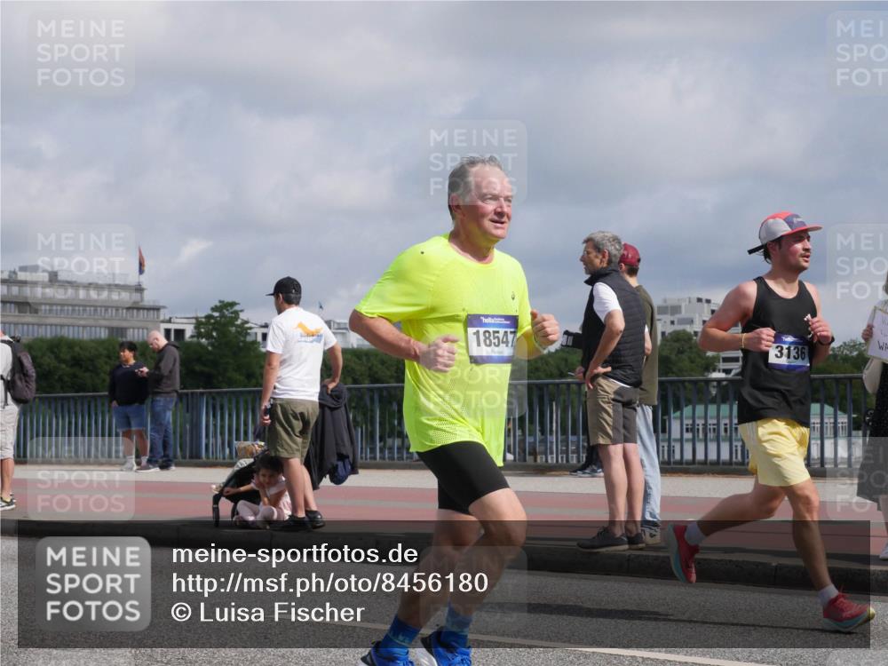 29.06.2025 - hella hamburg halbmarathon Luisa Fischer http://msf.ph/oto/8456180 29.06.2025 09:52:08 Kennedybrücke 18547, 3136, 1343, 1445, 2573, 3136, 3282, 5889, 6123, 8370, 8465, 9264, 9296, 9914 meine-sportfotos.de