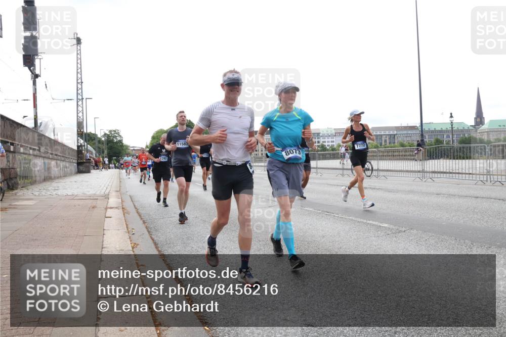 29.06.2025 - hella hamburg halbmarathon Lena Gebhardt http://msf.ph/oto/8456216 29.06.2025 10:31:30 Lombardsbrücke 1292, 11587, 1770, 8073, 7772, 1235, 1292, 1373, 1773, 1844, 1879, 1979, 2414, 2831, 2832, 2914, 3396, 3397, 3424, 3571, 3681, 4561, 4817, 4953, 5165, 5437, 5846, 5943, 5965, 6057, 6078, 6160, 6195, 6546, 6573, 6640, 6787, 7334, 7604, 7772, 8050, 8072, 8073, 8304, 8620, 8806, 9078, 9104, 9183, 9478, 9812, 9883, 10111, 10240, 10586, 11587, 11988, 12627, 13724, 14349, 15589, 15725, 16457, 16978, 17224, 17404, 17463, 17509, 17517, 17587, 17706, 19226 meine-sportfotos.de