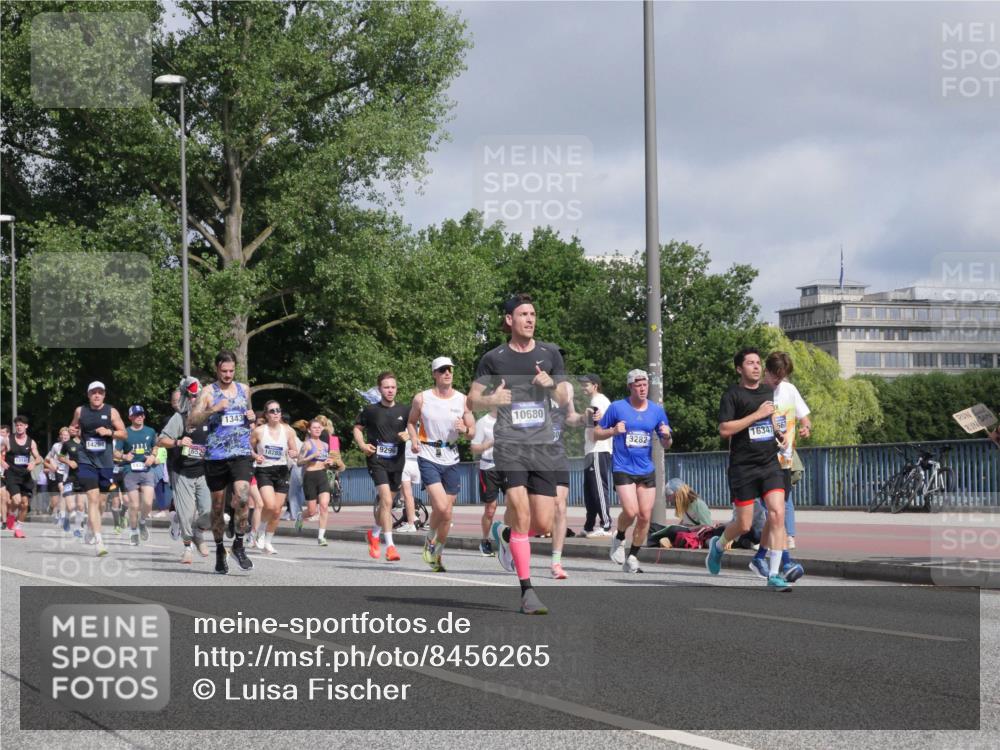 29.06.2025 - hella hamburg halbmarathon Luisa Fischer http://msf.ph/oto/8456265 29.06.2025 09:52:10 Kennedybrücke 14204, 23, 25, 1343, 18285, 9296, 10680, 3282, 16347, 567, 1343, 1445, 2573, 3136, 3282, 5889, 6123, 8370, 9264, 9265, 9296 meine-sportfotos.de