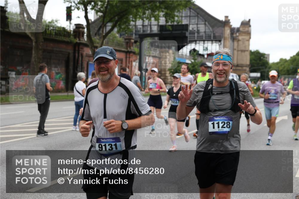 29.06.2025 - hella hamburg halbmarathon Yannick Fuchs http://msf.ph/oto/8456280 29.06.2025 10:56:19 20KM 1006, 1128, 1264, 1377, 1432, 1568, 1573, 1726, 4859, 6414, 6415, 6580, 6815, 7658, 8045, 8154, 8624, 9131, 9718, 9928, 10214, 10519, 10797, 11670, 11968, 12156, 13498, 13868, 14368, 14456, 15686, 15859, 16292, 16654, 16808, 17136, 17383, 17532, 17939, 17955, 18000, 18599, 18919, 19023 meine-sportfotos.de