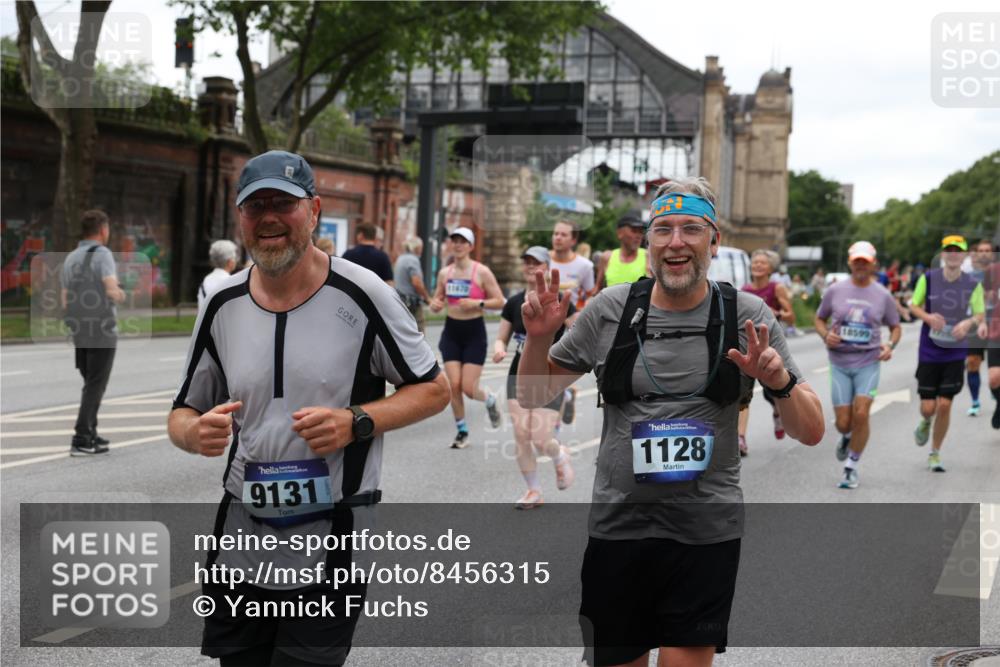 29.06.2025 - hella hamburg halbmarathon Yannick Fuchs http://msf.ph/oto/8456315 29.06.2025 10:56:19 20KM 1006, 1128, 1264, 1377, 1432, 1568, 1573, 1726, 4859, 6414, 6415, 6580, 6815, 7658, 8045, 8154, 8624, 9131, 9718, 9928, 10214, 10519, 10797, 11670, 11968, 12156, 13498, 13868, 14368, 14456, 15686, 15859, 16292, 16654, 16808, 17136, 17383, 17532, 17939, 17955, 18000, 18599, 18919, 19023 meine-sportfotos.de