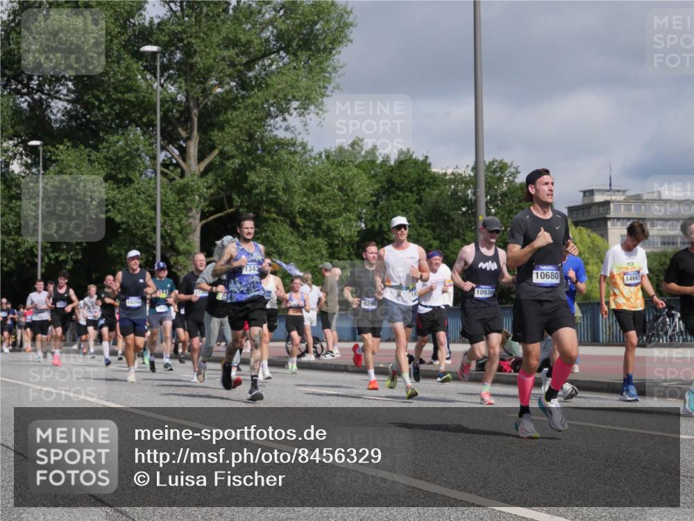 29.06.2025 - hella hamburg halbmarathon Luisa Fischer http://msf.ph/oto/8456329 29.06.2025 09:52:11 Kennedybrücke 2, 5, 14204, 1738, 1343, 9296, 10680, 14667, 10930, 1343, 1445, 2573, 3136, 3282, 5889, 6123, 8370, 9264, 9265, 9296 meine-sportfotos.de