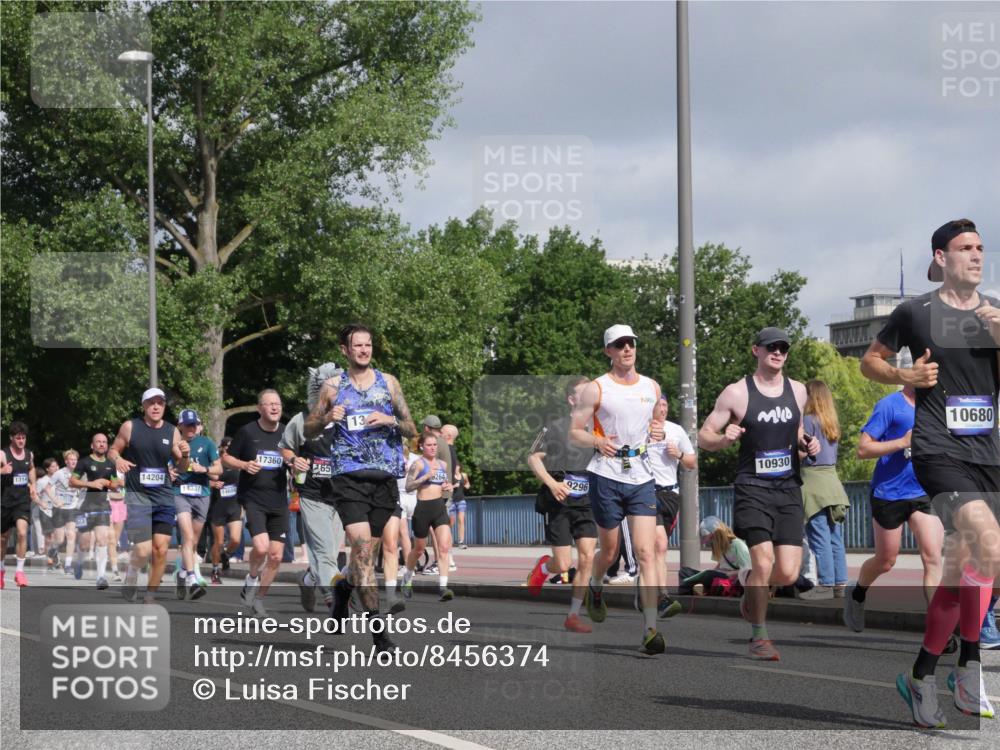 29.06.2025 - hella hamburg halbmarathon Luisa Fischer http://msf.ph/oto/8456374 29.06.2025 09:52:12 Kennedybrücke 1314, 14204, 14337, 14682, 17360, 65, 9296, 10680, 10930, 1343, 1445, 1800, 2573, 3282, 5248, 5889, 6123, 8370, 9264, 9265, 9296 meine-sportfotos.de