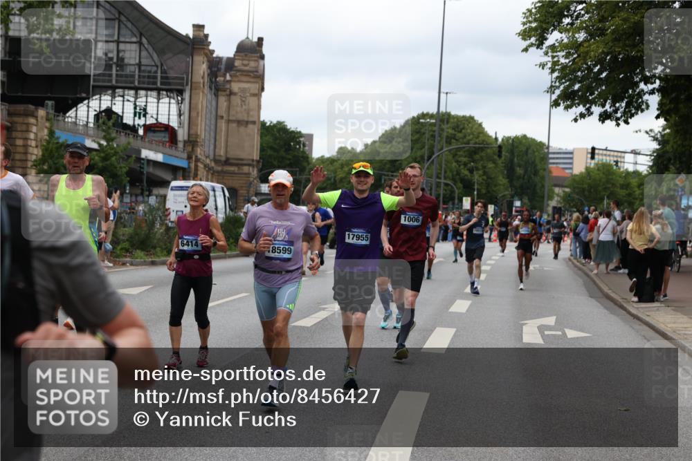 29.06.2025 - hella hamburg halbmarathon Yannick Fuchs http://msf.ph/oto/8456427 29.06.2025 10:56:20 20KM 1006, 1128, 1264, 1377, 1432, 1568, 1573, 1726, 4859, 6414, 6415, 6580, 6815, 7658, 8045, 8154, 8624, 9131, 9718, 9928, 10214, 10519, 10797, 11670, 11968, 12156, 13498, 13868, 14368, 14456, 15686, 15859, 16292, 16654, 16688, 16808, 17136, 17383, 17532, 17939, 17955, 18000, 18599, 18919, 19023 meine-sportfotos.de