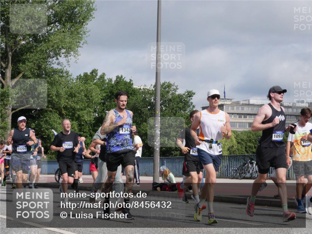 29.06.2025 - hella hamburg halbmarathon Luisa Fischer http://msf.ph/oto/8456432 29.06.2025 09:52:13 Kennedybrücke 13800, 14204, 17360, 1343, 929, 18, 10930, 1460, 1343, 1445, 1800, 2573, 3282, 5248, 5889, 6123, 8370, 9264, 9265, 9296 meine-sportfotos.de