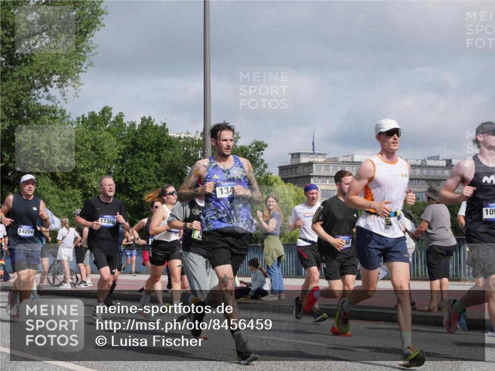 29.06.2025 - hella hamburg halbmarathon Luisa Fischer http://msf.ph/oto/8456459 29.06.2025 09:52:13 Kennedybrücke 17360, 14204, 134, 96, 109, 1343, 1445, 1800, 2573, 3282, 5248, 5889, 6123, 8370, 9264, 9265, 9296 meine-sportfotos.de