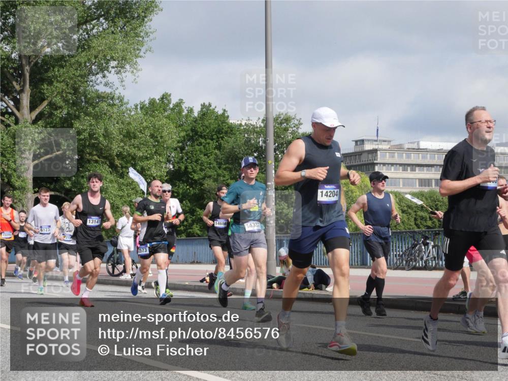 29.06.2025 - hella hamburg halbmarathon Luisa Fischer http://msf.ph/oto/8456576 29.06.2025 09:52:15 Kennedybrücke 15095, 6123, 13141, 2573, 14688, 14337, 14204, 1343, 1445, 1800, 1975, 2324, 2573, 2949, 3282, 4303, 4425, 5248, 5889, 6123, 8370, 9264, 9265, 9296 meine-sportfotos.de