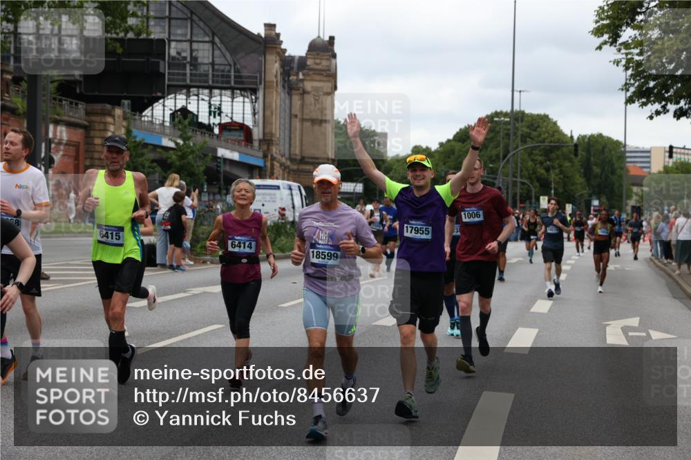 29.06.2025 - hella hamburg halbmarathon Yannick Fuchs http://msf.ph/oto/8456637 29.06.2025 10:56:20 20KM 1006, 1128, 1264, 1377, 1432, 1568, 1573, 1726, 4859, 6414, 6415, 6580, 6815, 7658, 8045, 8154, 8624, 9131, 9718, 9928, 10214, 10519, 10797, 11670, 11968, 12156, 13498, 13868, 14368, 14456, 15686, 15859, 16292, 16654, 16688, 16808, 17136, 17383, 17532, 17939, 17955, 18000, 18599, 18919, 19023 meine-sportfotos.de