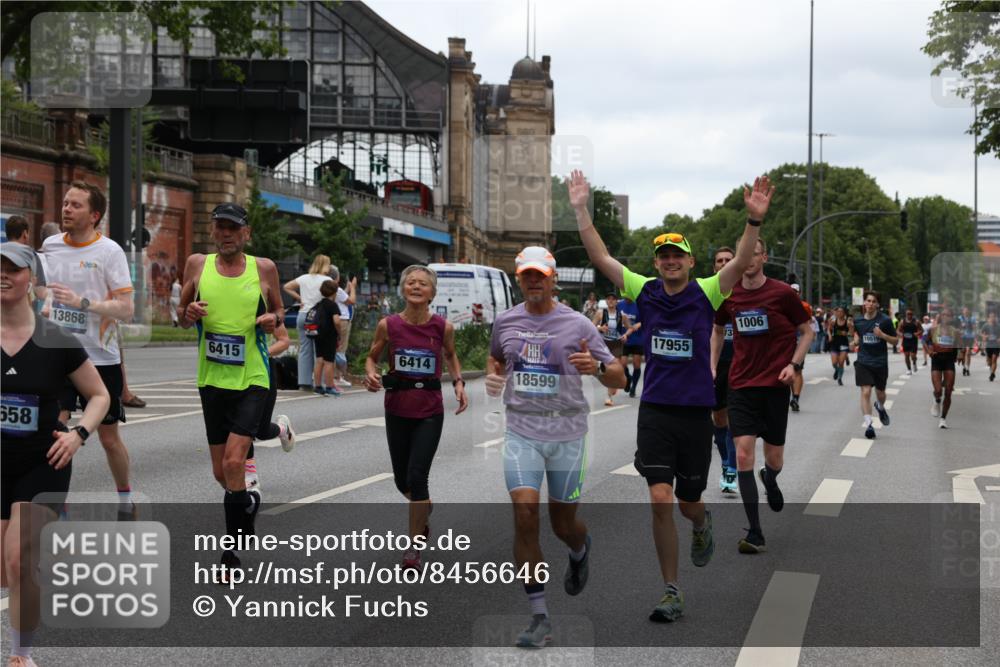 29.06.2025 - hella hamburg halbmarathon Yannick Fuchs http://msf.ph/oto/8456646 29.06.2025 10:56:20 20KM 1006, 1128, 1264, 1377, 1432, 1568, 1573, 1726, 4859, 6414, 6415, 6580, 6815, 7658, 8045, 8154, 8624, 9131, 9718, 9928, 10214, 10519, 10797, 11670, 11968, 12156, 13498, 13868, 14368, 14456, 15686, 15859, 16292, 16654, 16688, 16808, 17136, 17383, 17532, 17939, 17955, 18000, 18599, 18919, 19023 meine-sportfotos.de