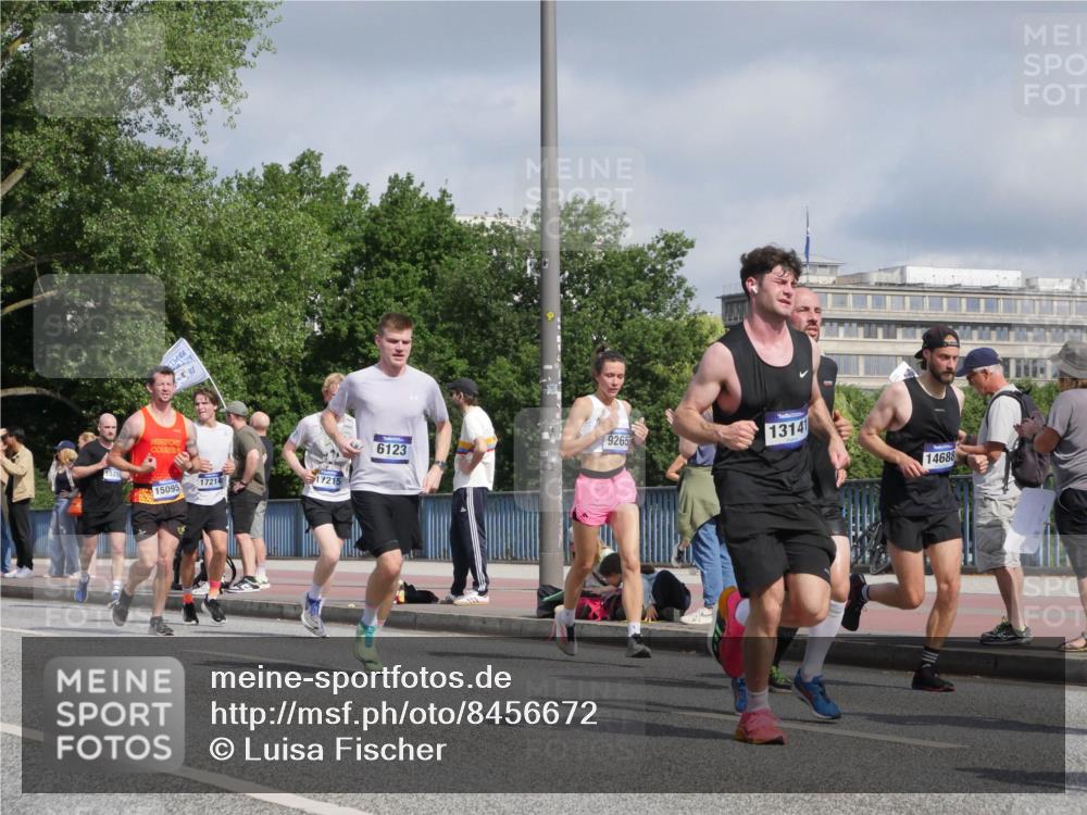 29.06.2025 - hella hamburg halbmarathon Luisa Fischer http://msf.ph/oto/8456672 29.06.2025 09:52:17 Kennedybrücke 15255, 17214, 17215, 15095, 6123, 9265, 1314, 14688, 1343, 1445, 1800, 1975, 2324, 2573, 2949, 3431, 4303, 4425, 5248, 5889, 6123, 8370, 9264, 9265, 9296 meine-sportfotos.de
