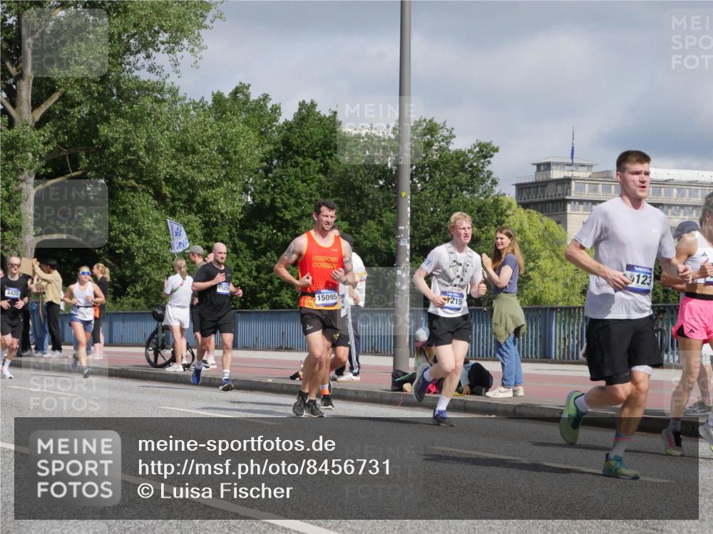 29.06.2025 - hella hamburg halbmarathon Luisa Fischer http://msf.ph/oto/8456731 29.06.2025 09:52:18 Kennedybrücke 4425, 15255, 15095, 215, 123, 1445, 1800, 1975, 2324, 2573, 2949, 3431, 4303, 4425, 5248, 5889, 6123, 8370, 9264, 9265 meine-sportfotos.de