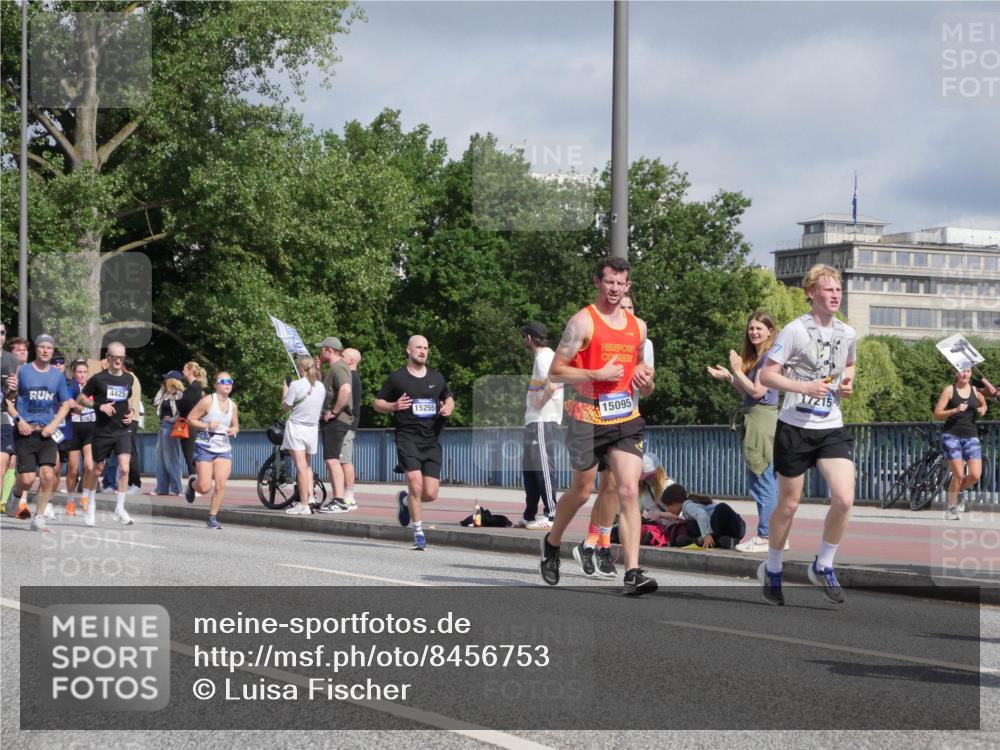 29.06.2025 - hella hamburg halbmarathon Luisa Fischer http://msf.ph/oto/8456753 29.06.2025 09:52:19 Kennedybrücke 23, 4425, 15255, 15095, 17215, 1445, 1800, 1975, 2324, 2573, 2949, 3431, 4303, 4425, 5248, 5889, 6123, 7796, 8370, 9264, 9265 meine-sportfotos.de
