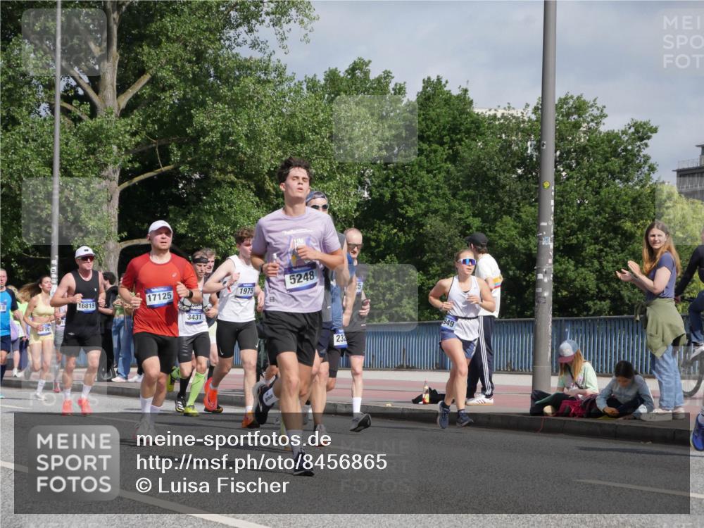 29.06.2025 - hella hamburg halbmarathon Luisa Fischer http://msf.ph/oto/8456865 29.06.2025 09:52:21 Kennedybrücke 16819, 96, 17125, 3431, 1975, 5248, 25, 949, 232, 1800, 1975, 2324, 2949, 3431, 4303, 4425, 5248, 6682, 7796, 9265 meine-sportfotos.de