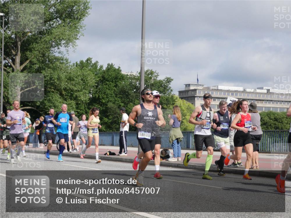 29.06.2025 - hella hamburg halbmarathon Luisa Fischer http://msf.ph/oto/8457007 29.06.2025 09:52:25 Kennedybrücke 04, 18734, 4318, 5431, 18979, 18412, 7796, 18529, 11765, 1615, 1800, 1975, 2324, 2949, 3431, 4303, 4425, 5248, 6682, 7495, 7796, 8925 meine-sportfotos.de