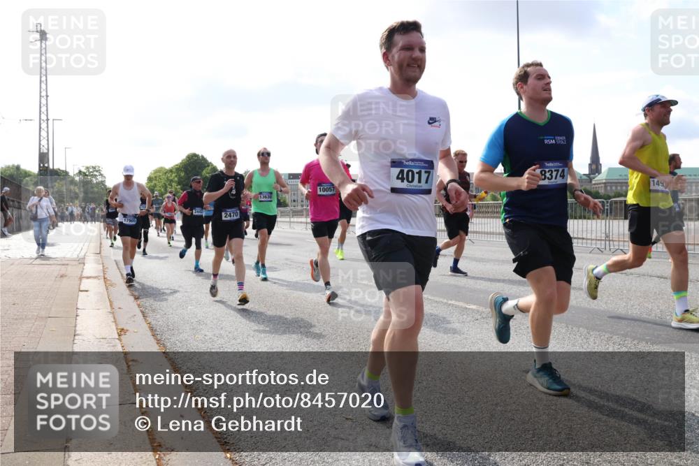29.06.2025 - hella hamburg halbmarathon Lena Gebhardt http://msf.ph/oto/8457020 29.06.2025 09:54:32 Lombardsbrücke 2442, 2470, 17905, 4017, 8374, 149, 10057, 13630, 1119, 1171, 1342, 1399, 1413, 1424, 1476, 1549, 1817, 1892, 1902, 1942, 2020, 2098, 2188, 2222, 2442, 2470, 2561, 2670, 2842, 2889, 2955, 3477, 3562, 3785, 4017, 4029, 4183, 4185, 4237, 4270, 4816, 5020, 5447, 5706, 5884, 6266, 6630, 6723, 6819, 6831, 6978, 7087, 7274, 7297, 7709, 8117, 8142, 8374, 8482, 8576, 8657, 8698, 8743, 8916, 8928, 9038, 9051, 9463, 9482, 9815, 9924, 10057, 10237, 10529, 11848, 12084 meine-sportfotos.de