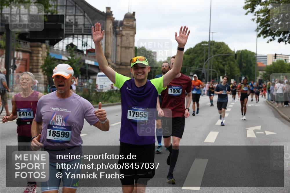 29.06.2025 - hella hamburg halbmarathon Yannick Fuchs http://msf.ph/oto/8457037 29.06.2025 10:56:22 20KM 1006, 1128, 1264, 1377, 1432, 1568, 1573, 1726, 6414, 6415, 6580, 6752, 7658, 7869, 8045, 8154, 8624, 9131, 9718, 9928, 10214, 10519, 10797, 11180, 11670, 11968, 12156, 13498, 13868, 14368, 14456, 15859, 16292, 16654, 16688, 16808, 17136, 17383, 17532, 17955, 18000, 18599, 18919, 19023 meine-sportfotos.de