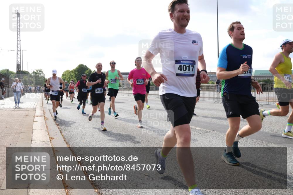 29.06.2025 - hella hamburg halbmarathon Lena Gebhardt http://msf.ph/oto/8457073 29.06.2025 09:54:32 Lombardsbrücke 2470, 17905, 13630, 10057, 4017, 3, 4, 14911, 1119, 1171, 1342, 1399, 1413, 1424, 1476, 1549, 1817, 1892, 1902, 1942, 2020, 2098, 2188, 2222, 2442, 2470, 2561, 2670, 2842, 2889, 2955, 3477, 3562, 3785, 4017, 4029, 4183, 4185, 4237, 4270, 4816, 5020, 5447, 5706, 5884, 6266, 6630, 6723, 6819, 6831, 6978, 7087, 7274, 7297, 7709, 8117, 8142, 8374, 8482, 8576, 8657, 8698, 8743, 8916, 8928, 9038, 9051, 9463, 9482, 9815, 9924, 10057, 10237, 10529, 11848, 12084 meine-sportfotos.de