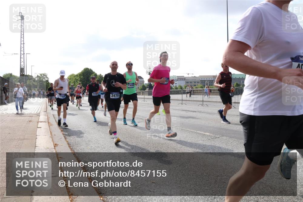 29.06.2025 - hella hamburg halbmarathon Lena Gebhardt http://msf.ph/oto/8457155 29.06.2025 09:54:33 Lombardsbrücke 17905, 2442, 2470, 13630, 57, 1119, 1171, 1342, 1399, 1413, 1424, 1476, 1549, 1817, 1892, 1942, 2020, 2098, 2188, 2222, 2442, 2470, 2561, 2670, 2842, 2889, 2955, 3477, 3562, 3785, 4017, 4029, 4183, 4185, 4237, 4270, 4816, 5020, 5447, 5706, 5884, 6266, 6630, 6723, 6819, 6831, 6978, 7087, 7274, 7297, 7709, 8117, 8142, 8374, 8482, 8576, 8657, 8698, 8743, 8916, 8928, 9038, 9051, 9463, 9815, 9924, 10057, 10237, 10529, 11848 meine-sportfotos.de
