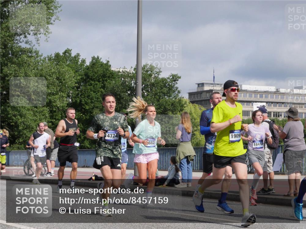 29.06.2025 - hella hamburg halbmarathon Luisa Fischer http://msf.ph/oto/8457159 29.06.2025 09:52:28 Kennedybrücke 14374, 276, 682, 19090, 18412, 1615, 1975, 2324, 3431, 3530, 4303, 4425, 6682, 7495, 7796, 8629, 8925, 9294, 9979 meine-sportfotos.de