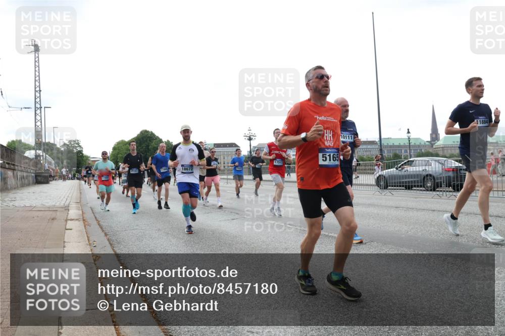 29.06.2025 - hella hamburg halbmarathon Lena Gebhardt http://msf.ph/oto/8457180 29.06.2025 10:31:36 Lombardsbrücke 17404, 9183, 11800, 18672, 17517, 5165, 10111, 11884, 1235, 1292, 1373, 1844, 1879, 1979, 2414, 2672, 2831, 2832, 2914, 3396, 3397, 3424, 3571, 3681, 3751, 4561, 4817, 4877, 4953, 5165, 5437, 5846, 5943, 5965, 6057, 6078, 6160, 6546, 6573, 6640, 7334, 7604, 7772, 7898, 8050, 8072, 8073, 8304, 8620, 8806, 9078, 9104, 9183, 9478, 9812, 9883, 10111, 10240, 10586, 11587, 11988, 13724, 14349, 15725, 16457, 16978, 17404, 17509, 17517, 17587, 17706 meine-sportfotos.de