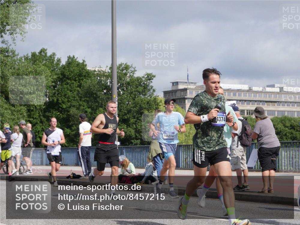 29.06.2025 - hella hamburg halbmarathon Luisa Fischer http://msf.ph/oto/8457215 29.06.2025 09:52:29 Kennedybrücke 18276, 4374, 1615, 3431, 3530, 6682, 7495, 7796, 8629, 8925, 9294, 9979 meine-sportfotos.de