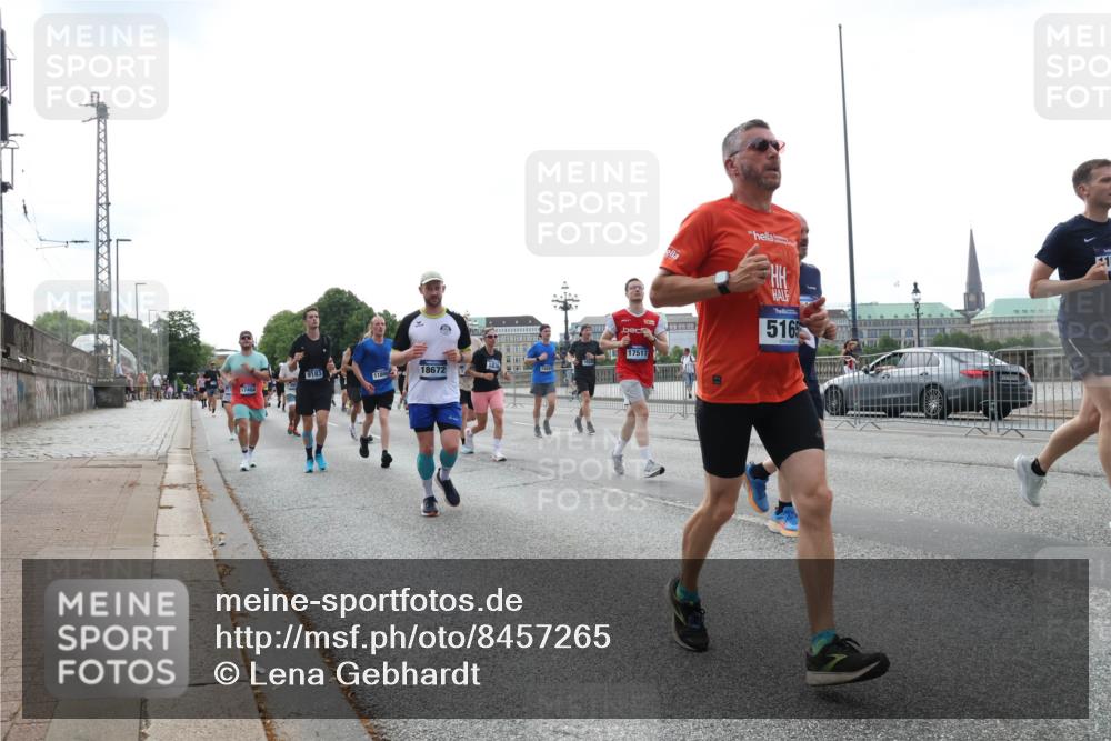 29.06.2025 - hella hamburg halbmarathon Lena Gebhardt http://msf.ph/oto/8457265 29.06.2025 10:31:36 Lombardsbrücke 9183, 17404, 11800, 18672, 17517, 516, 1, 1235, 1292, 1373, 1844, 1879, 1979, 2414, 2672, 2831, 2832, 2914, 3396, 3397, 3424, 3571, 3681, 3751, 4561, 4817, 4877, 4953, 5165, 5437, 5846, 5943, 5965, 6057, 6078, 6160, 6546, 6573, 6640, 7334, 7604, 7772, 7898, 8050, 8072, 8073, 8304, 8620, 8806, 9078, 9104, 9183, 9478, 9812, 9883, 10111, 10240, 10586, 11587, 11988, 13724, 14349, 15725, 16457, 16978, 17404, 17509, 17517, 17587, 17706 meine-sportfotos.de