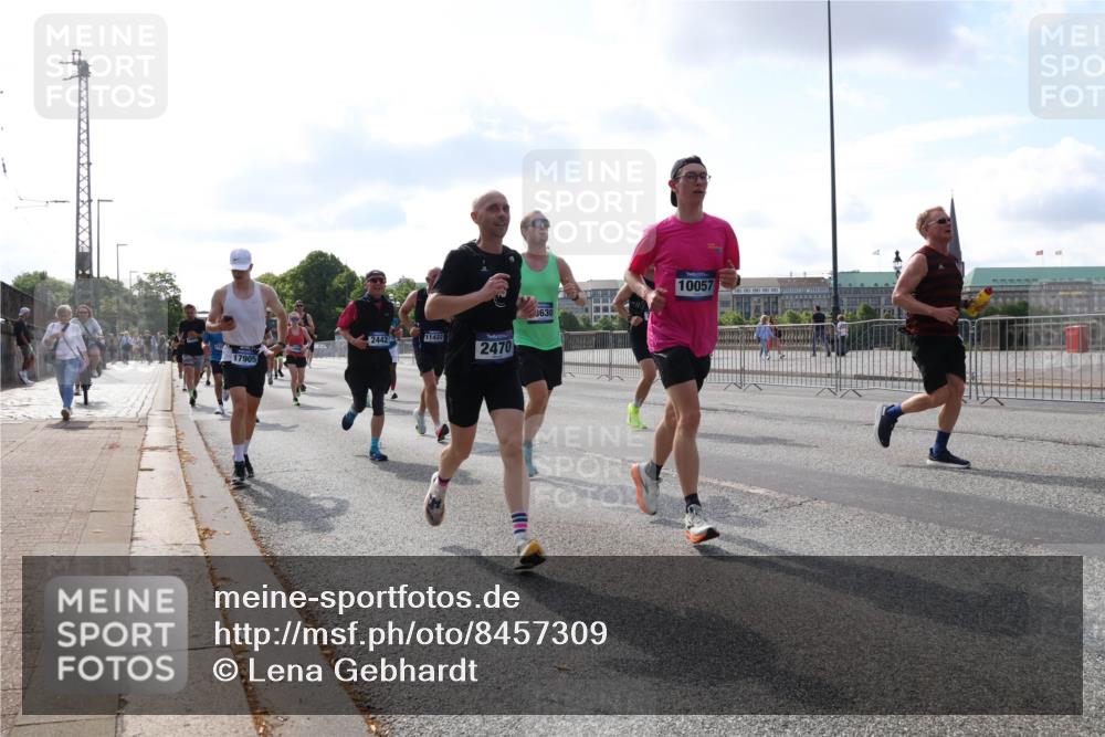 29.06.2025 - hella hamburg halbmarathon Lena Gebhardt http://msf.ph/oto/8457309 29.06.2025 09:54:33 Lombardsbrücke 2470, 3630, 10057, 11422, 2442, 17905, 1119, 1171, 1342, 1399, 1413, 1424, 1476, 1549, 1817, 1892, 1942, 2020, 2098, 2188, 2222, 2442, 2470, 2561, 2670, 2842, 2889, 2955, 3477, 3562, 3785, 4017, 4029, 4183, 4185, 4237, 4270, 4816, 5020, 5447, 5706, 5884, 6266, 6630, 6723, 6819, 6831, 6978, 7087, 7274, 7297, 7709, 8117, 8142, 8374, 8482, 8576, 8657, 8698, 8743, 8916, 8928, 9038, 9051, 9463, 9815, 9924, 10057, 10237, 10529, 11848 meine-sportfotos.de